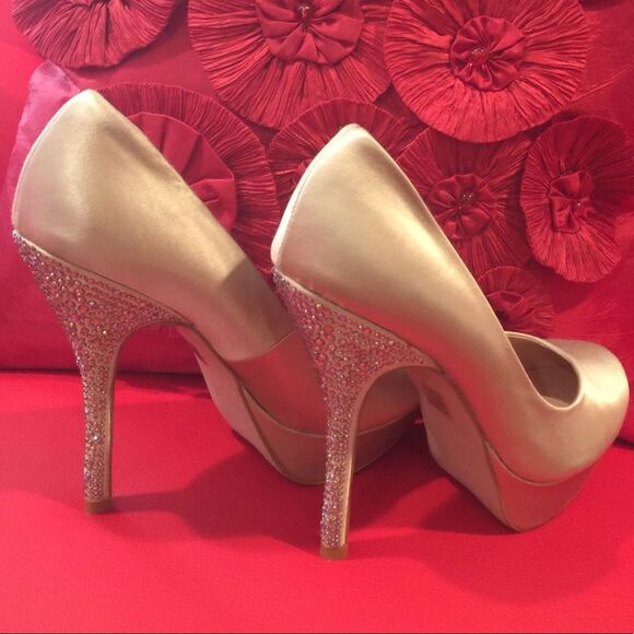 Nude Swarovski Elegant heels - Picture 1 of 13
